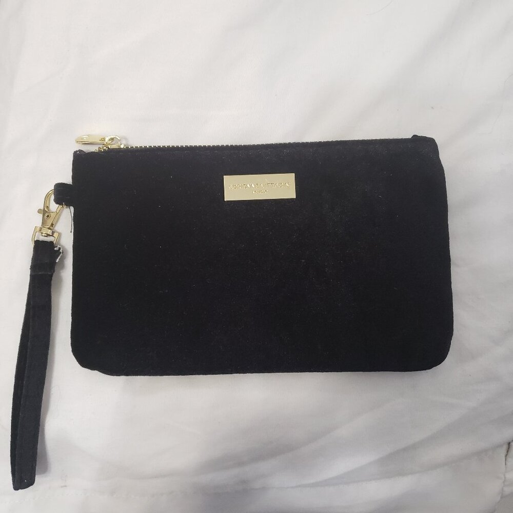 Adrienne Vittadini Wristlet